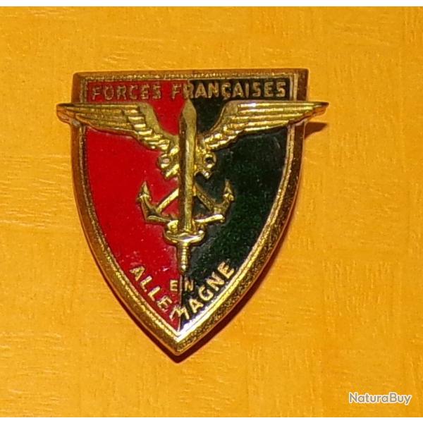 Forces Fran�aises en ALLEMAGNE, r�sine, dos guilloch� , FABRICANT�DRAGO PARIS , HOMOLOGATION 803 , B