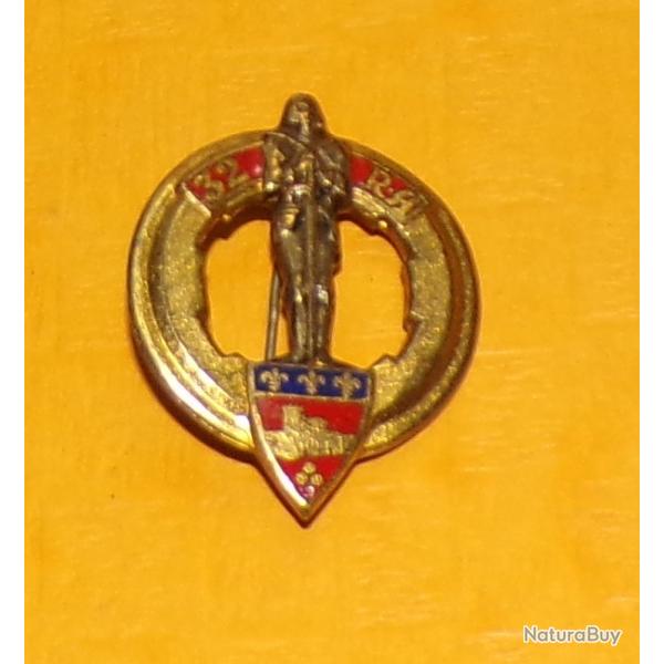 32� R�giment d'Artillerie, �mail, dos guilloch� argent�, �pingle , cercle � fond cr�nel� broch� d'un