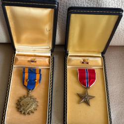 2 m&eacute;dailles  US originales