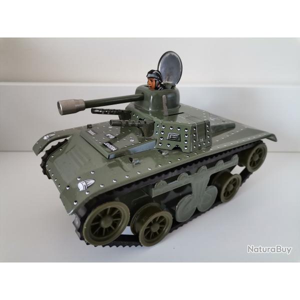 Tank Joustra no 10 Tchad jouet vintage en tle sans moteur