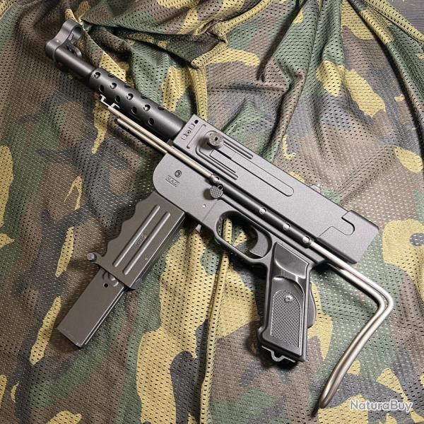 Reproduction factice MAT-49 taille relle