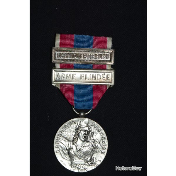 MEDAILLE DEFENSE NATIONALE-AGRAFES MISSIONS EXTERIEURES-ARME BLINDEE-CLASSE ARGENT