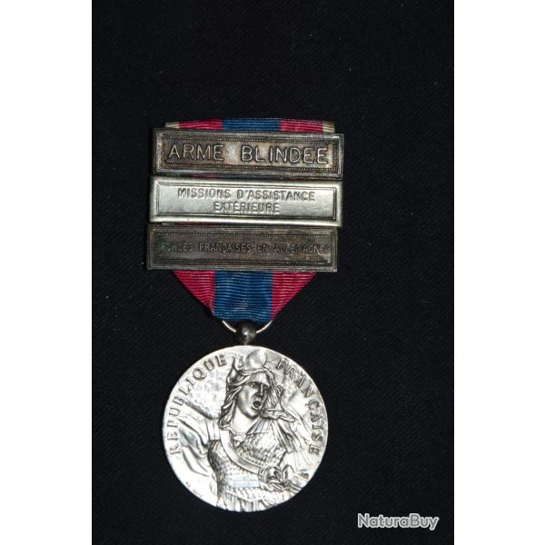 MEDAILLE DEFENSE NATIONALE-AGRAFES MISSIONS ASSISTANCE EXTERIEURE-ARME BLINDEE-FFA-CLASSE ARGENT