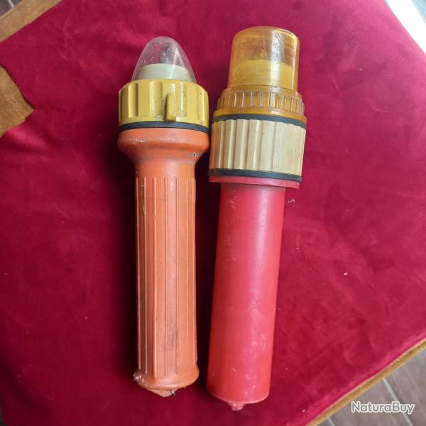 2 lampes flash de signalisation en mer