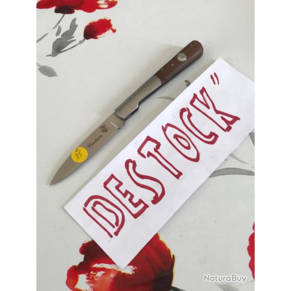 Couteau ��vendetta �� manche en bois d'Olivier