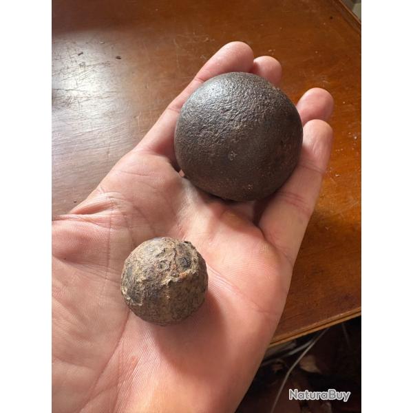 Lot 1 boulet de canon 5,5 cm/0 + 1 boulet de couleuvrine 3 cm /0