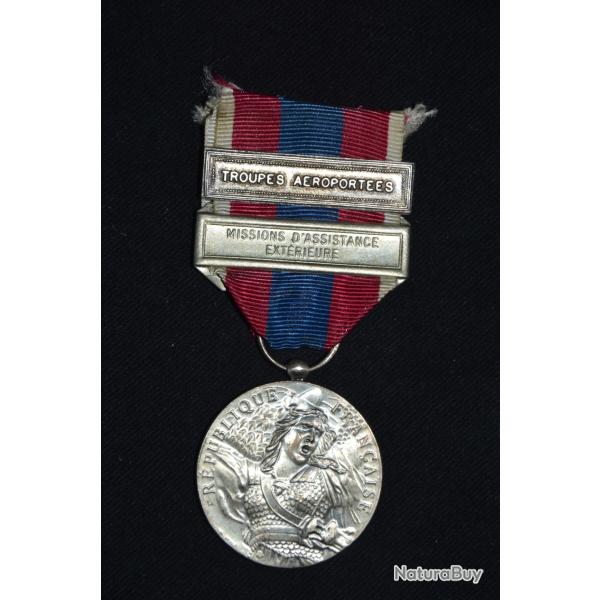 MEDAILLE DEFENSE NATIONALE-AGRAFE TROUPES AEROPORTEES-MISSION D'ASSISTANCE EXTERIEURE-CLASSE ARGENT