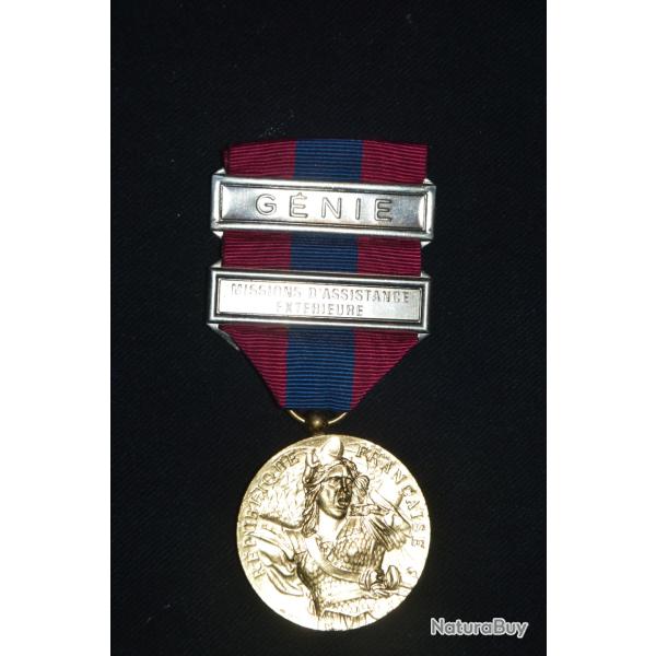 MEDAILLE DEFENSE NATIONALE-AGRAFES MISSION D'ASSISTANCE EXTERIEURE-GENIE-CLASSE BRONZE