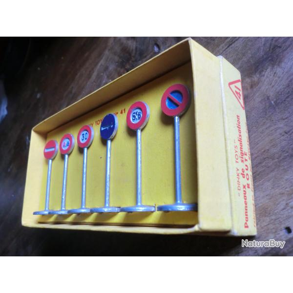 ancien coffret panneaux signalisation ville / mcano "" av henri - barbusse bobigny seine ""   N.41