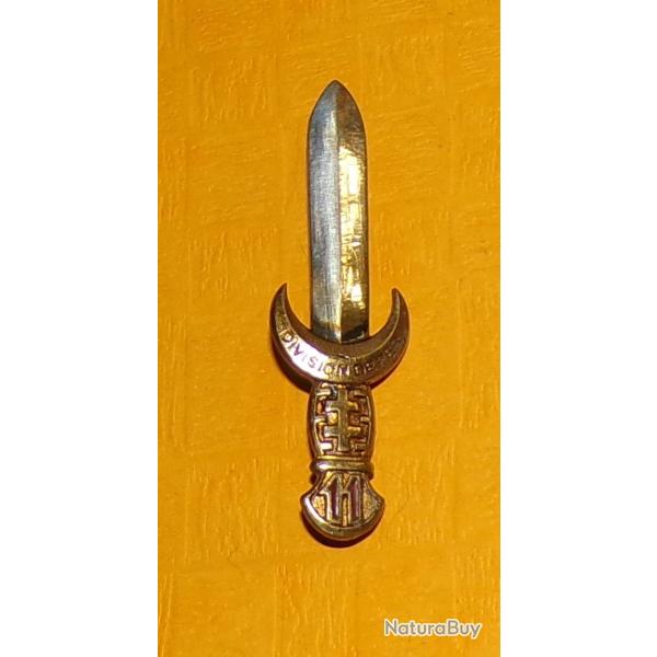 11� D. I, DIVISION de FER, guilloch� argent�, broche, Drago en haut , FABRICANT  DRAGO PARIS  ,  HOM