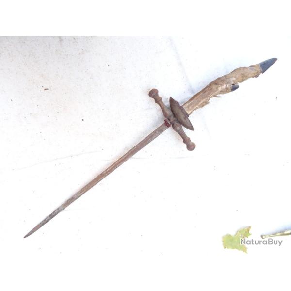 500) lot = dague couteau chasse ou v�nerie , �poque napol�on III ; a voir