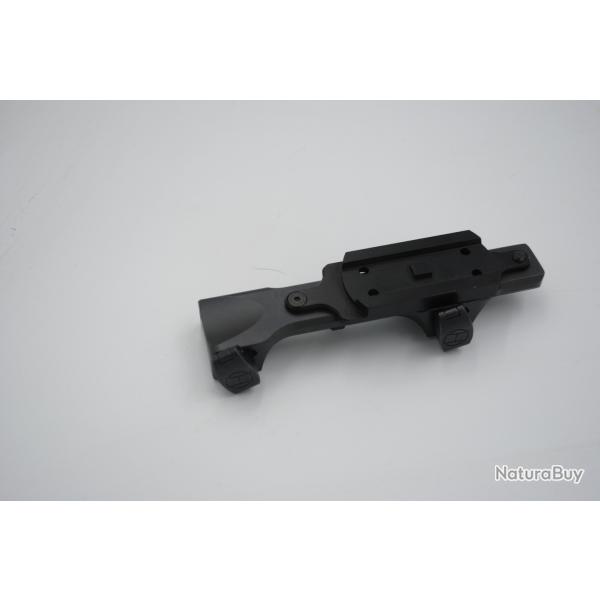 Montage amovible avec embase permettant de mettre en place un Aimpoint Micro ou similaire