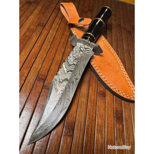COUTEAU POIGNARD BOWIE DAMAS FORG� 290 COUCHE POIGN�E BUFLLE D'EAU