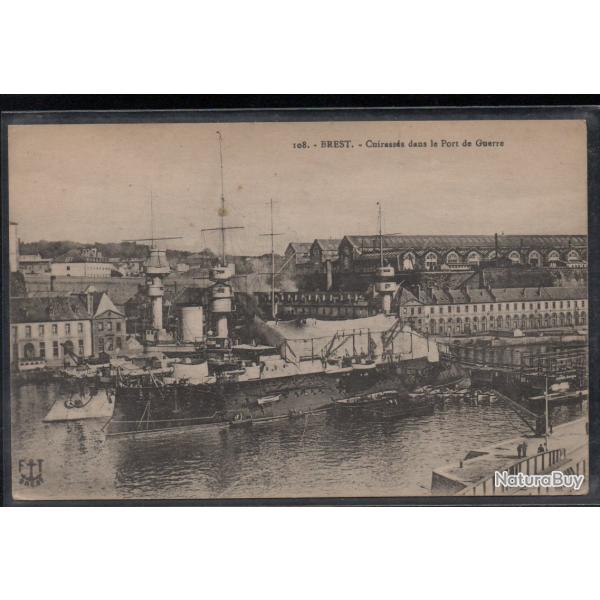 CPA - Marine Militaire - BREST - Cuirasse dans le Port de Guerre N�3822