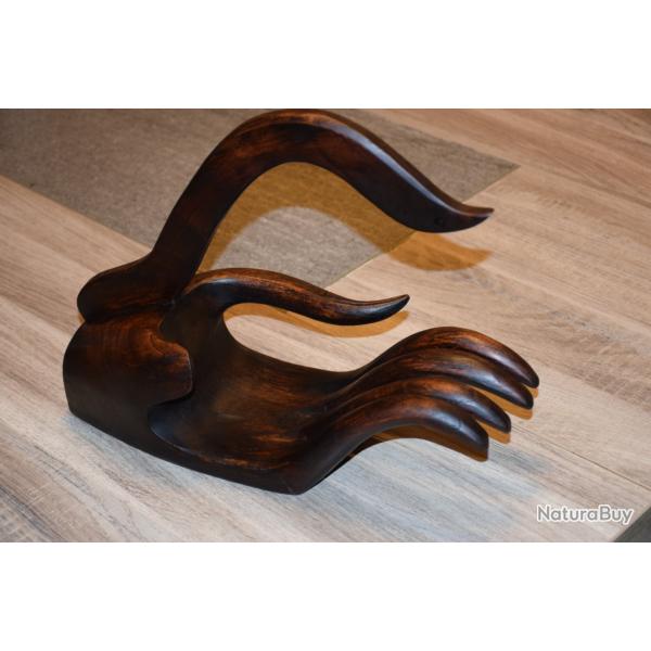 Main en bois sculpt�