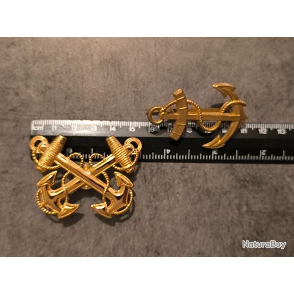 LOT DEUX INSIGNES MARINE US ET FRANCE