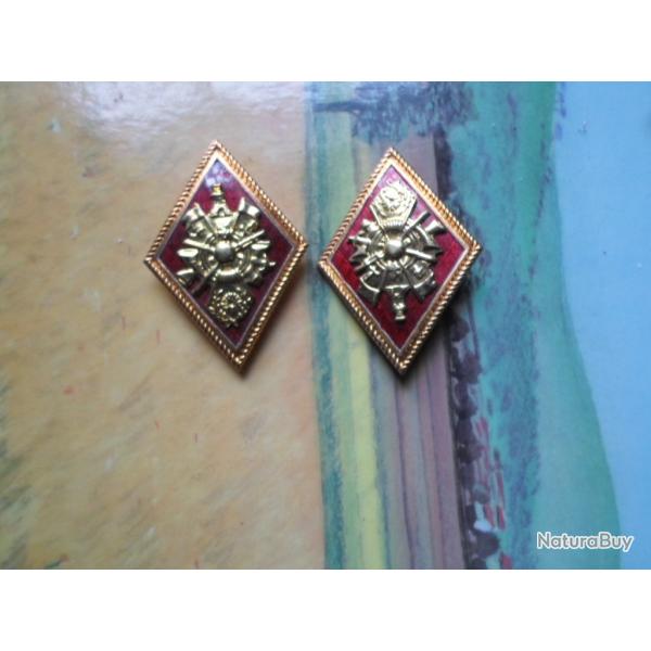 INSIGNES DE COL  .EPOQUE FRANCO