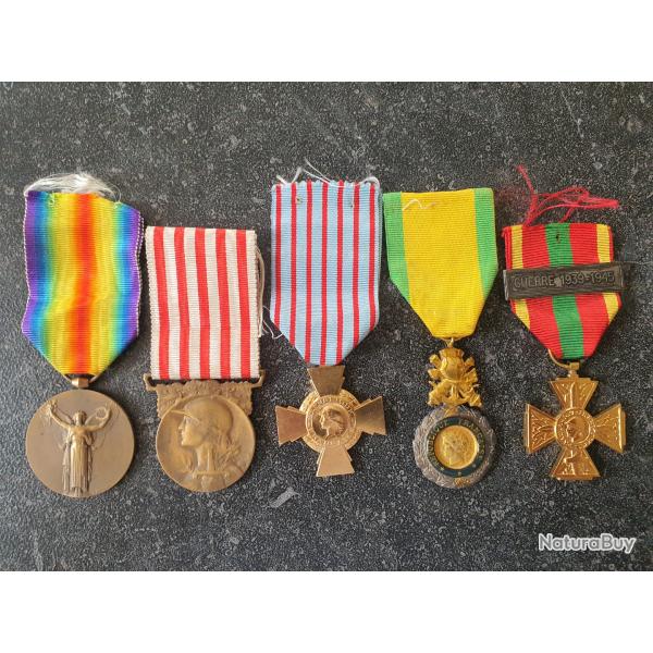 Joli lot d�corations fran�aises . M�dailles militaires  d�cos WW1 WW2