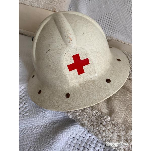 Casque Petitcollin croix rouge