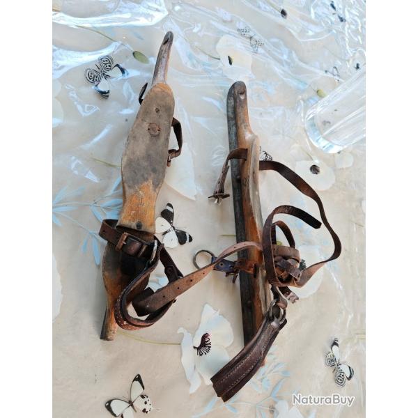 Paire Patins � glace ideal d�co chalet montagne objet art populaire XXem