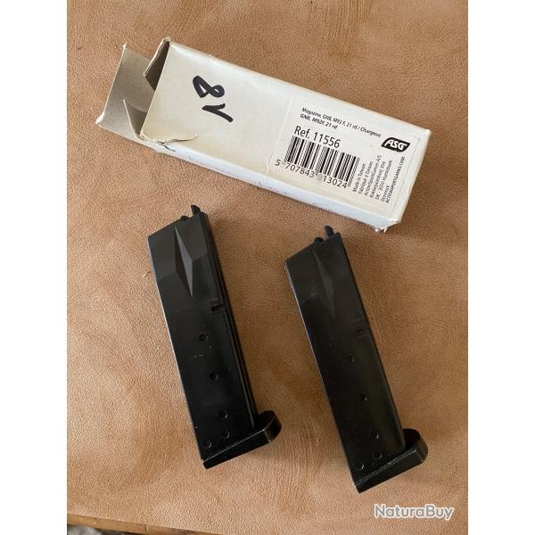 2 chargeurs pour M92F 6mm airsoft gaz