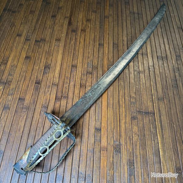 SABRE  R�VOLUTIONNAIRE MONTMORENCY � GARDE TOURNANTE LAME SOLINGEN RESTE D'OR  XVIIIe si�cle