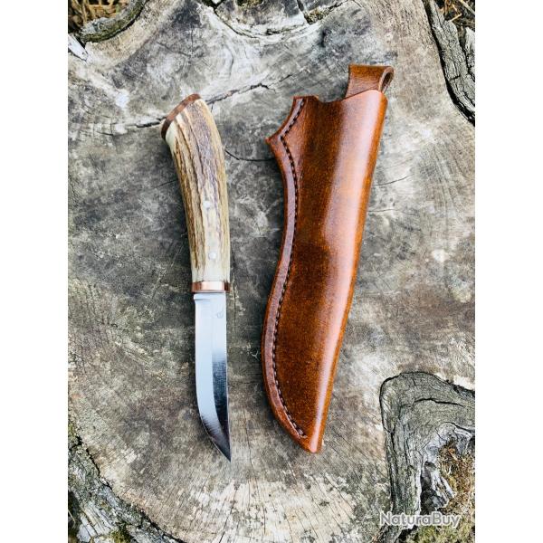 couteau de chasse ou d'aprs chasse d'artisan / bois de cerf / cuivre / ronce de noyer