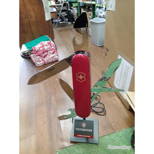 Couteau Victorinox GEANT AUTOMATE DE VITRINE