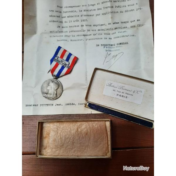 Belle sncf trains avec bo�te ancienne et lettre d'attribution. Beau ruban.