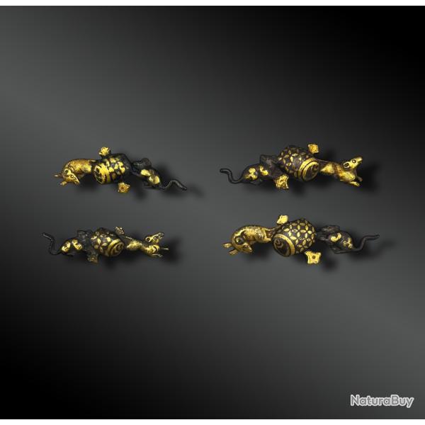 ENSEMBLE de quatre Menuki pour Daisho - Japon - Priode Edo (1603-1868)