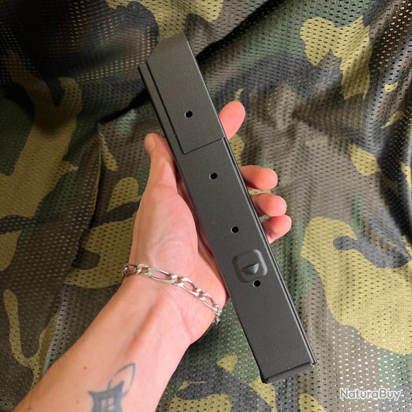 Reproduction factice chargeur MAT-49