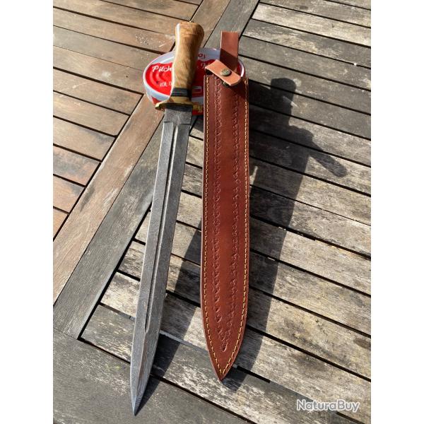 DAGUE DE CHASSE DOUBLE TRANCHANT DAMAS LAME 49cm