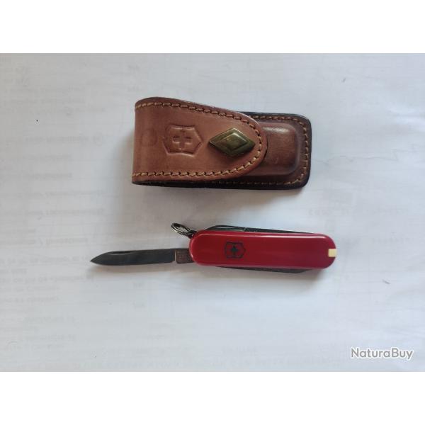 Victorinox Classic SD + �tui cuir