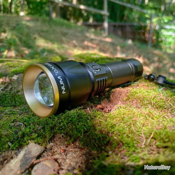 Lampe Tactique Rechargeable Num Axes - 1000 Lumens Puissants - Autonomie Longue Dur�e - �clairage Pr