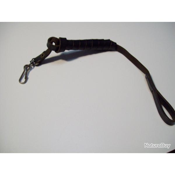 dragonne cuir noire de gendarmerie ancien ann�e 1960