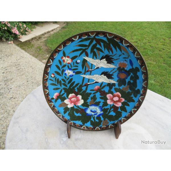 Art d'Asie - Ancien grand plat circulaire en �maux cloisonn�s polychromes a d�cor de Grues du Japon