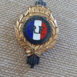 Insigne Conseil municipal ancien. Tr&egrave;s jolie patine. Peut-&ecirc;tre en argent. 3&egrave;me R&eacute;publique.