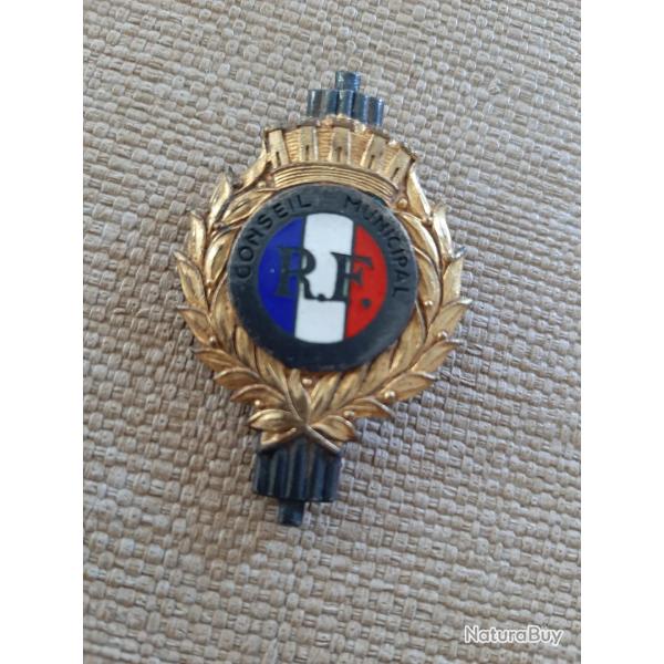 Insigne Conseil municipal ancien. Tr�s jolie patine. Peut-�tre en argent. 3�me R�publique.