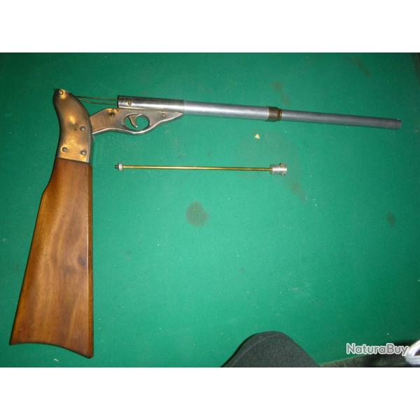 Ancienne carabine � Patate de la marque Eureka avec son embout