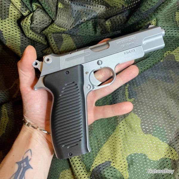 Reproduction factice du MAC50