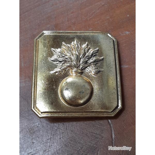 Boucle de ceinturon de policier ou d'infanterie 3�me r�publique en tr�s bon �tat. Laiton dor�.