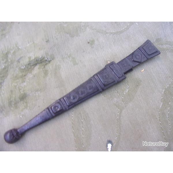 koummya  21 cm  fourreau