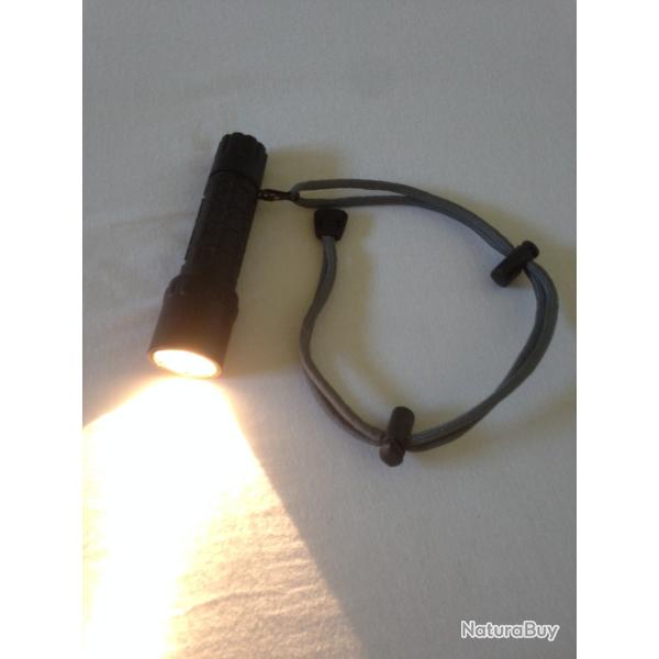 Forces Spciales Lampe Tactique SUREFIRE G2 Noire 65 Lumens