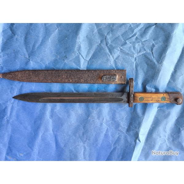 baionnette Autrichienne Mannlicher 1895 avec son fourreau, poussoir fonctionnel , petite oxydation