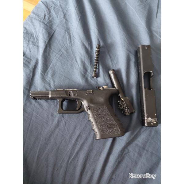 Rplique glock 19 gen 3 cybergun ( co2 et gaz)