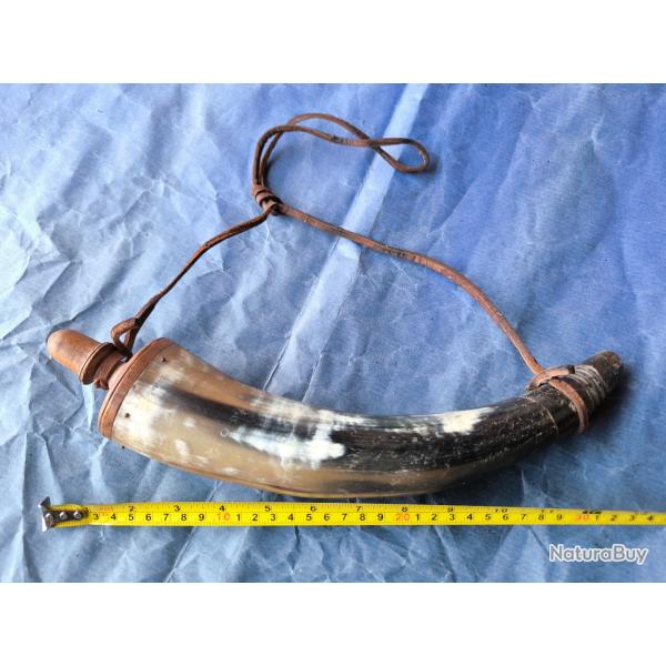 poire � poudre reproduction XVIIIe, marine, artillerie, guerres du nouveau monde, long 30 diam 10 cm