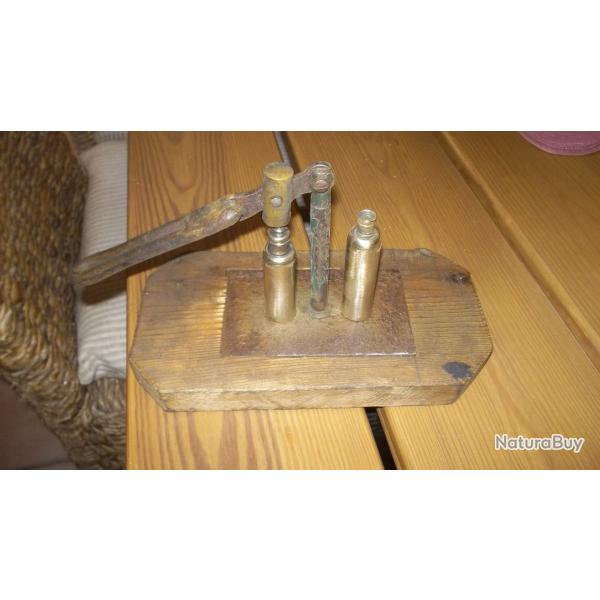 gros et ancien amorceur/d�samorceur d'�tabli cal 12