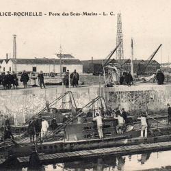 CPA - Marine de Guerre  -  LA PALLICE-ROCHELLE-Poste des Sous-Marins -L.C  N&deg;3949