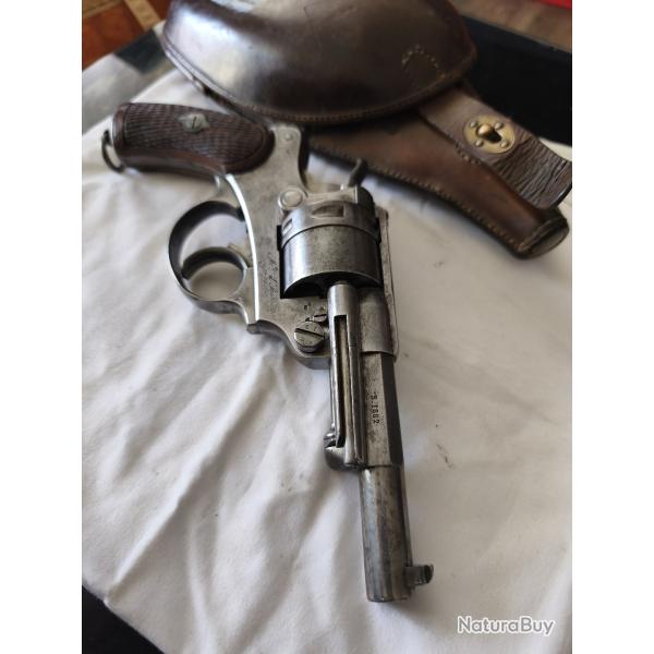 Magnifique revolver 1873 tout au mme numro avec sa sacoche