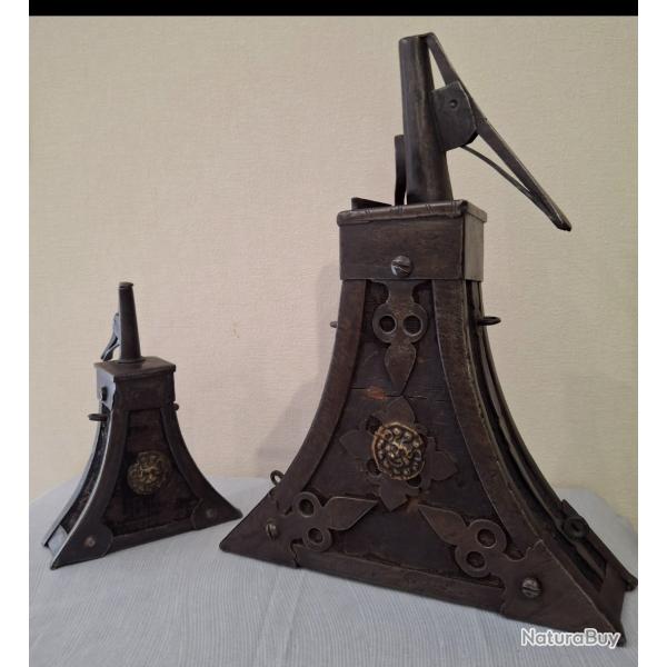 Grande poire � poudre trap�zo�dale avec son pulv�rin